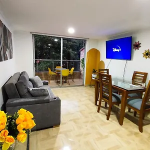 En Laureles Con Excelente Ubicacion Apartamento